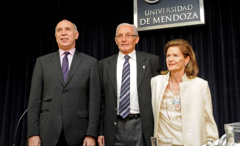 Lorenzetti y Highton fueron distinguidos con el ttulo de Doctor Honoris Causa por la Universidad de Mendoza
