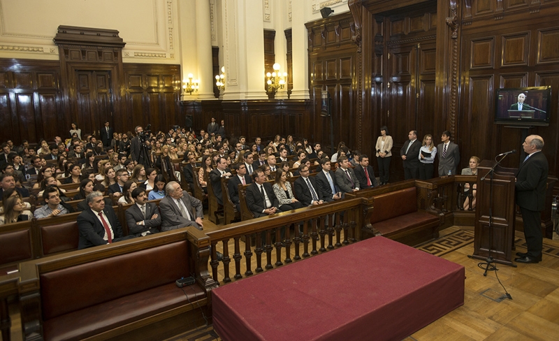 Lorenzetti, a estudiantes y graduados: Tengan pasin por la crtica, por participar, no hay nada que los detenga